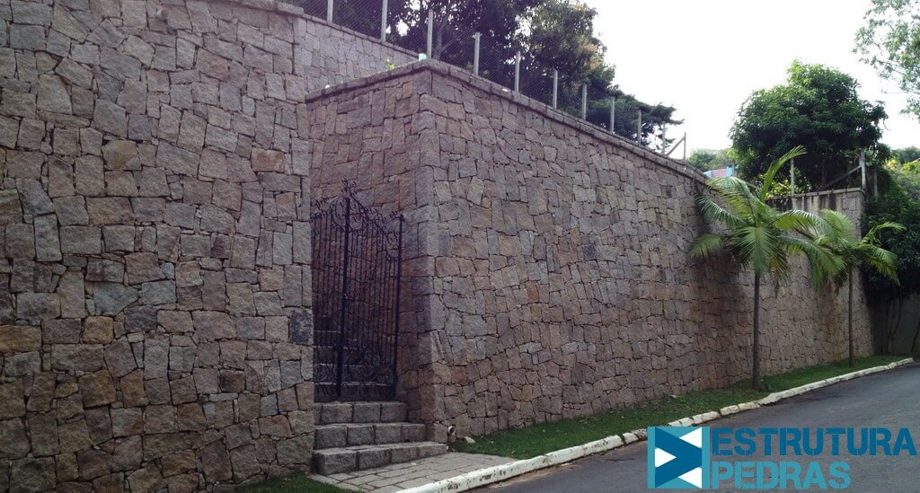 Muro de Pedra Bruta  Pedras Direto da Pedreira